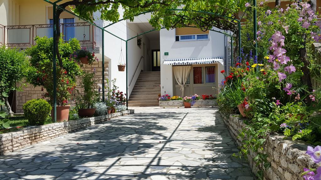 Apartments Paradiso Pula Exterior photo