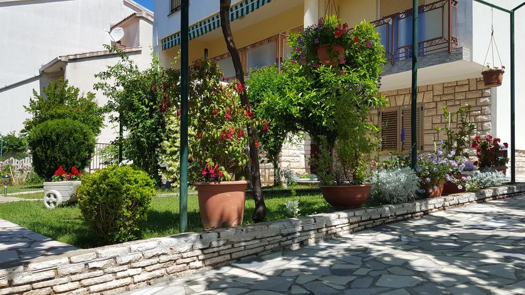 Apartments Paradiso Pula Exterior photo